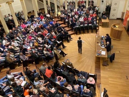 Bolloré bis 221006-le public-vu-du-haut.jpg