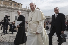 Francois-delegation-deveques-allemands-Vatican-Rome_0_728_486.jpg