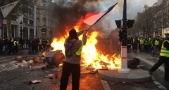 gilets jaunes 1039038708.jpg