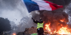 gilets jaunes manifestation-yellow-vests-movement-paris-ciric_377342.jpg