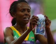 Meseret_Defar_of_Ethiopia_wins_gold_in_the_Womens_5000m_Final_Credit_Alexander_Hassenstein_Getty_Images_Sport_Getty_Images_CNA_US_Catholic_News_8_10_12.jpg