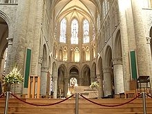 cathedrale 220px-Catedral_de_Brussel·les_-_Interior.jpg