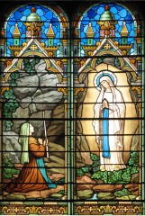 Lourdes-apparitions.jpg