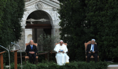 54219_vatican-priere_440x260 (1).png