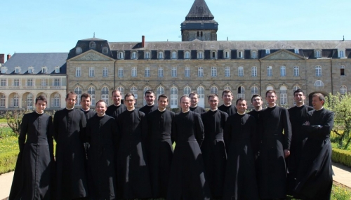 communauté saint martin ordinands-scaled-1050x600.jpg