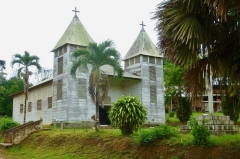 eglise_saint_antoine_de_padoue_de_sau_l__guyane_-b4b59.jpg