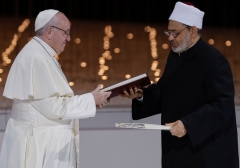 François Francois-limam-dAl-Azhar-Ahmed-Tayeb-4-fevrier-2019-Abu-Dhabi_0_729_513.jpg