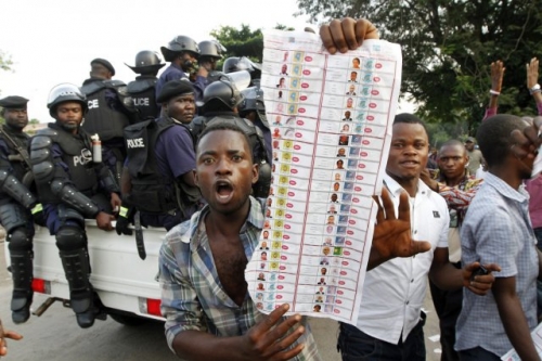 élections congolaises 438983-partisans-opposant-etienne-tshisekedi-manifestent.jpg